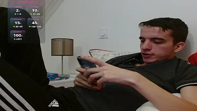 Snapshot of Tombgy07 chatting on 12-03-25, 08:29 Tombgy07 online show from 12-03-25, 08:29