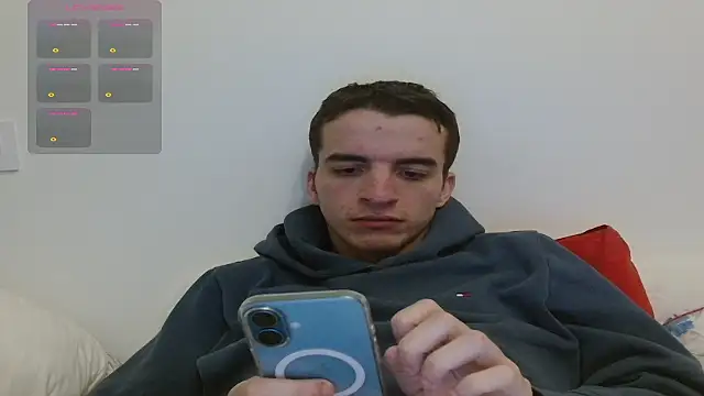 Snapshot of Tombgy07 chatting on 12-14-25, 09:41 Tombgy07 online show from 12-14-25, 09:41