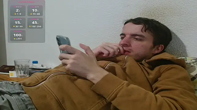 Snapshot of Tombgy07 chatting on 02-16-26, 09:22 Tombgy07 online show from 02-16-26, 09:22