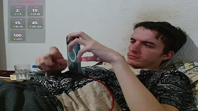 Snapshot of Tombgy07 chatting on 02-18-26, 09:22 Tombgy07 online show from 02-18-26, 09:22