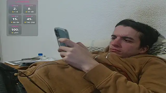 Snapshot of Tombgy07 chatting on 03-10-26, 08:58 Tombgy07 online show from 03-10-26, 08:58