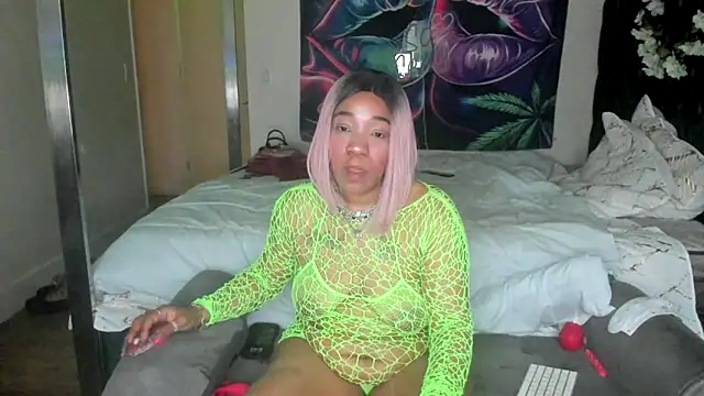 YasmineMinaj online show from 04-15-26, 10:43