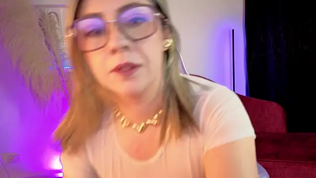 Isabella lt online show from 03-26-26, 10:21