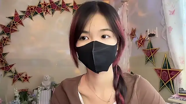 Snapshot of Your-Sunshine chatting on 09-22-25, 06:26 Your-Sunshine online show from 09-22-25, 06:26