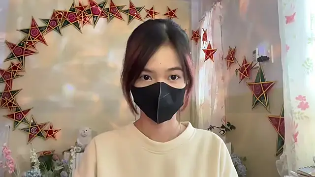 Snapshot of Your-Sunshine chatting on 09-24-25, 06:17 Your-Sunshine online show from 09-24-25, 06:17