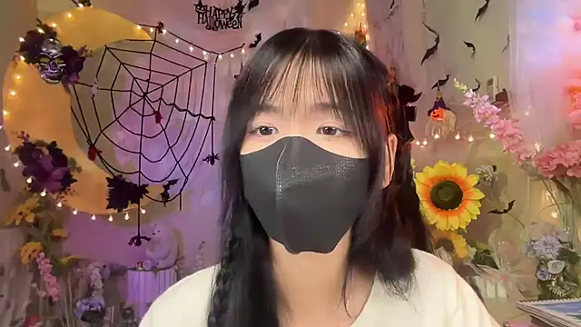 Snapshot of Your-Sunshine chatting on 10-15-25, 04:18 Your-Sunshine online show from 10-15-25, 04:18
