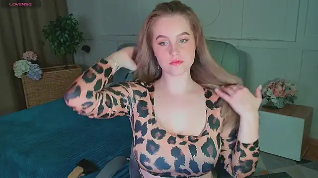 Snapshot of anita_blairr chatting on 02-13-25, 01:08 anita blairr online show from 02-13-25, 01:08