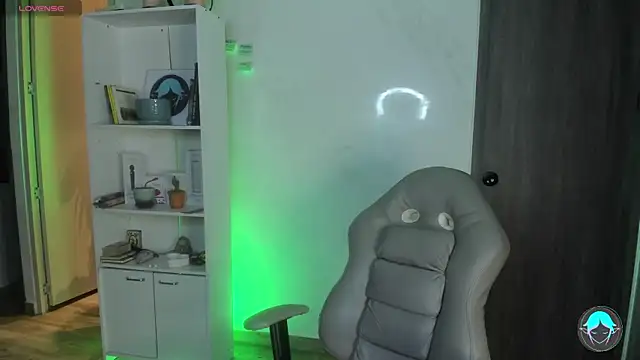 sofi elfqueen online show from 03-01-25, 04:26