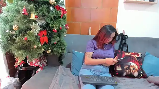  girls on fire  online show from 12-24-24, 03:26