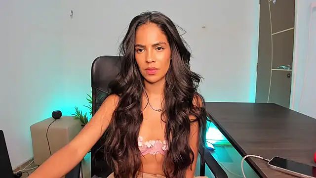 camille-rose online show from 02-18-25, 08:58