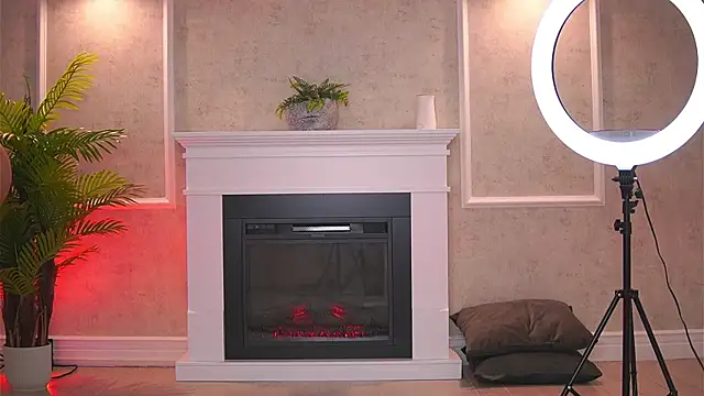 Abbela White online show from 11-22-25, 06:12