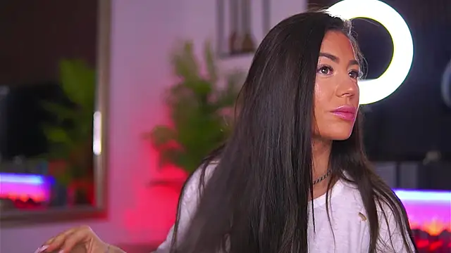 Abbela White online show from 04-18-26, 06:28