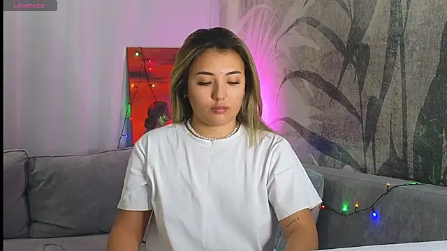 lily  foster online show from 12-23-24, 02:28