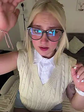 Megan lu2 online show from 04-10-26, 05:23