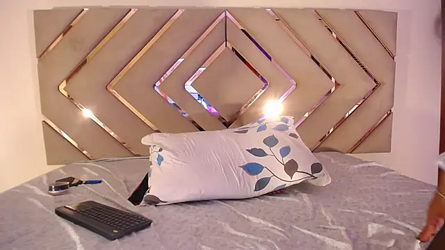 Snapshot of Raven_foxter1 chatting on 02-06-26, 10:29 Raven foxter1 online show from 02-06-26, 10:29