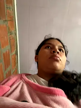 moncerrat luna online show from 11-17-25, 02:34