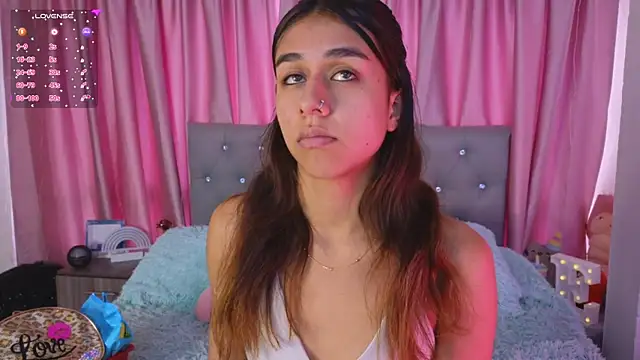 Snapshot of Emiily_Scott1 chatting on 03-21-25, 02:51 Emiily Scott1 online show from 03-21-25, 02:51