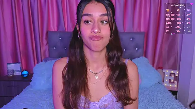 Snapshot of Emiily_Scott1 chatting on 12-02-25, 09:10 Emiily Scott1 online show from 12-02-25, 09:10