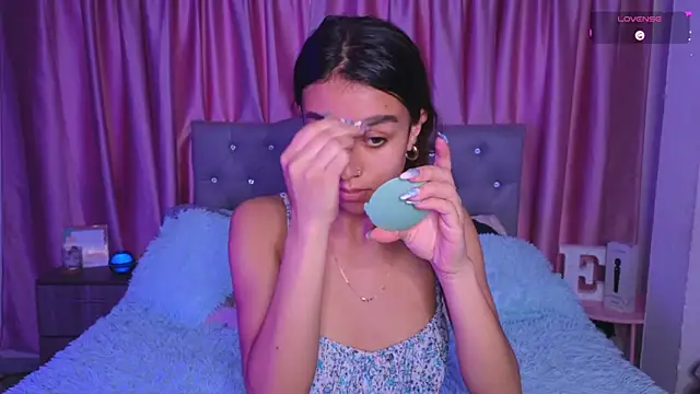 Snapshot of Emiily_Scott1 chatting on 12-15-25, 10:14 Emiily Scott1 online show from 12-15-25, 10:14