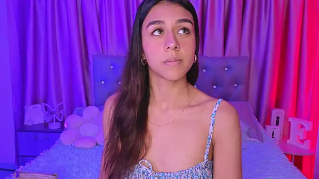 Snapshot of Emiily_Scott1 chatting on 01-06-26, 12:36 Emiily Scott1 online show from 01-06-26, 12:36