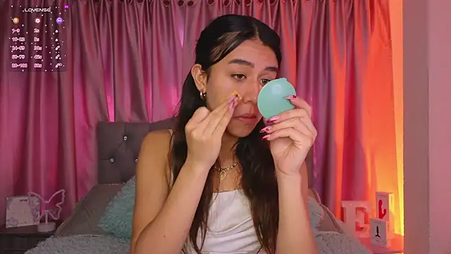 Snapshot of Emiily_Scott1 chatting on 02-27-26, 02:06 Emiily Scott1 online show from 02-27-26, 02:06