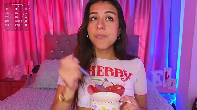 Snapshot of Emiily_Scott1 chatting on 03-13-26, 02:01 Emiily Scott1 online show from 03-13-26, 02:01