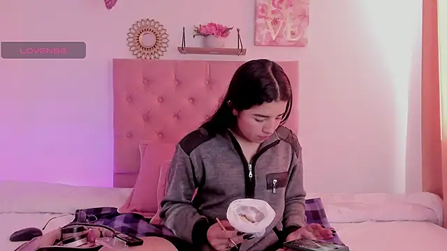 aliice walker  online show from 12-05-24, 12:22