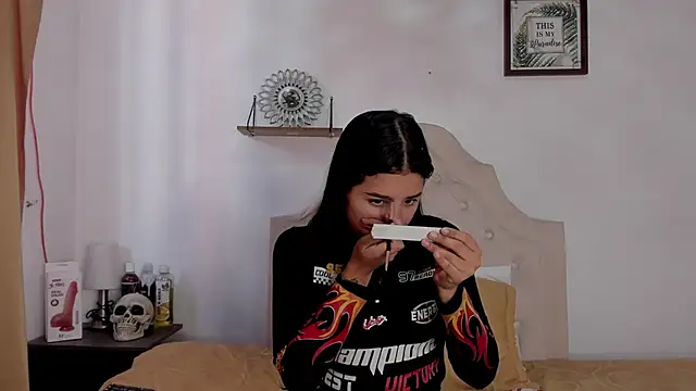 aliice walker  online show from 10-01-25, 12:44