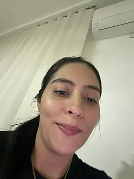 Snapshot of Sophie__Foxxx chatting on 06-10-26, 12:44 Sophie Foxxx online show from 06-10-26, 12:44