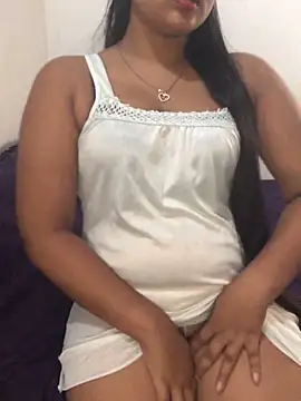 Snapshot of Rose_Olivia chatting on 12-20-24, 03:00 Rose Olivia online show from 12-20-24, 03:00