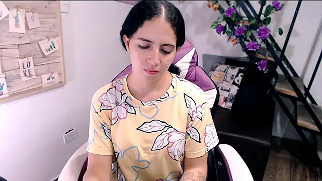 samantha baby  online show from 04-18-26, 06:23