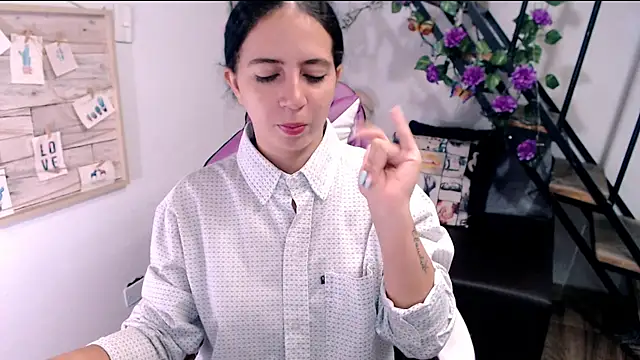 samantha baby  online show from 06-11-26, 05:33