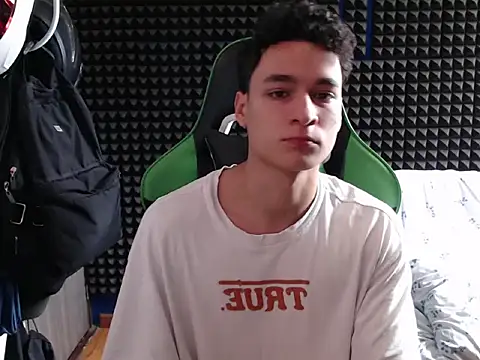 Snapshot of Curly_Angel24 chatting on 11-24-25, 03:01 Curly Angel24 online show from 11-24-25, 03:01