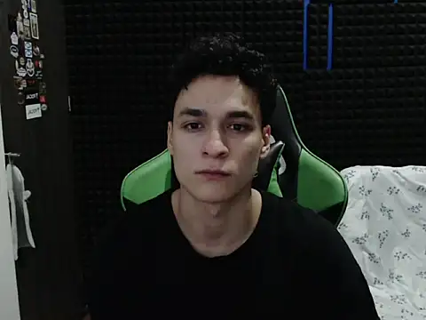 Snapshot of Curly_Angel24 chatting on 12-05-25, 01:03 Curly Angel24 online show from 12-05-25, 01:03