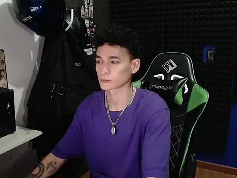 Snapshot of Curly_Angel24 chatting on 01-12-26, 01:55 Curly Angel24 online show from 01-12-26, 01:55