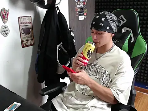 Snapshot of Curly_Angel24 chatting on 04-06-26, 09:49 Curly Angel24 online show from 04-06-26, 09:49