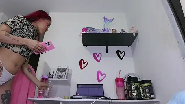 Snapshot of ari_sexy1 chatting on 10-10-25, 02:43 ari sexy1 online show from 10-10-25, 02:43