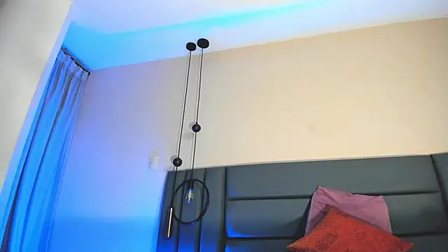 NoraDasilva online show from 11-08-25, 11:14