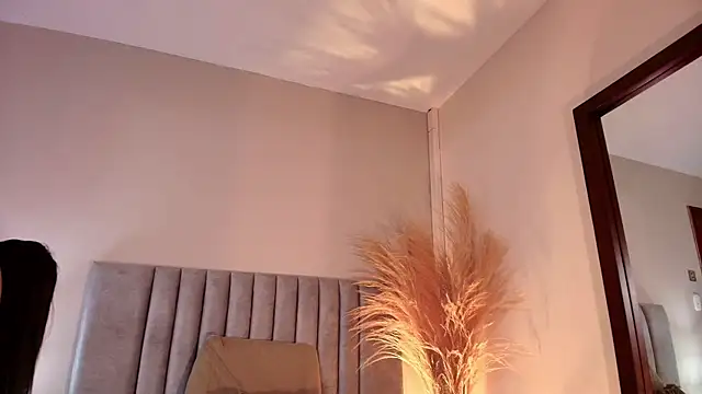 NoraDasilva online show from 11-11-25, 11:16