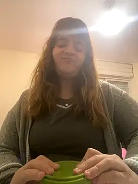 Snapshot of Bombon_ok chatting on 10-29-25, 02:58 Bombon ok online show from 10-29-25, 02:58