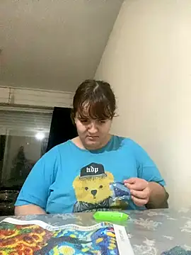 Snapshot of Bombon_ok chatting on 12-14-25, 03:01 Bombon ok online show from 12-14-25, 03:01