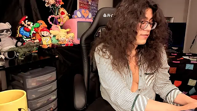 Snapshot of ShinyCherub chatting on 10-27-25, 10:25 ShinyCherub online show from 10-27-25, 10:25