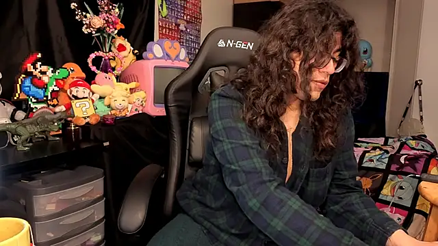 Snapshot of ShinyCherub chatting on 10-31-25, 11:11 ShinyCherub online show from 10-31-25, 11:11