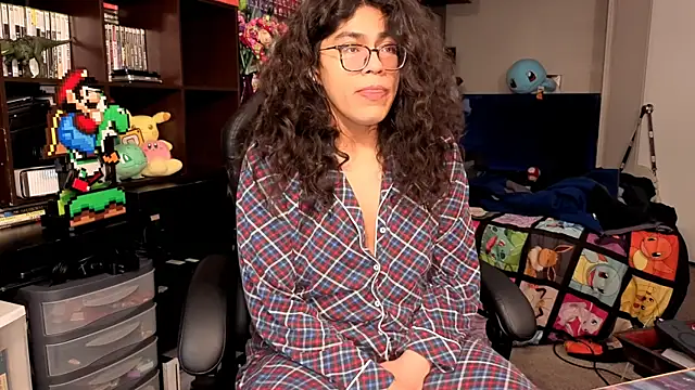 Snapshot of ShinyCherub chatting on 11-06-25, 01:06 ShinyCherub online show from 11-06-25, 01:06