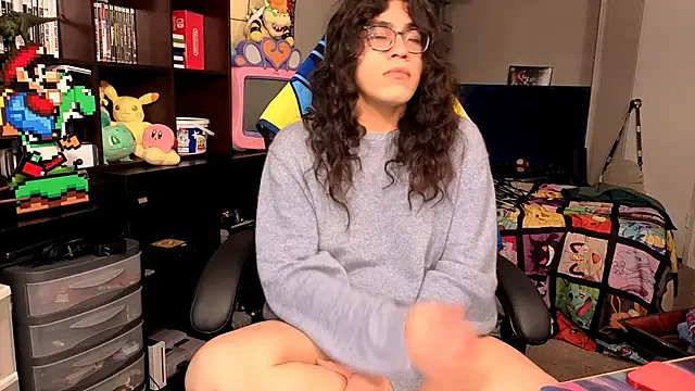 Snapshot of ShinyCherub chatting on 11-10-25, 01:59 ShinyCherub online show from 11-10-25, 01:59