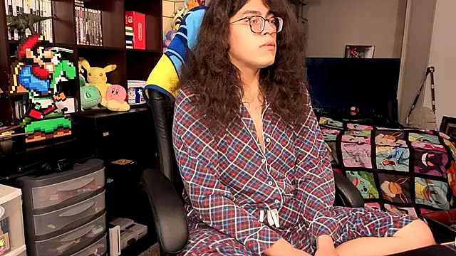 Snapshot of ShinyCherub chatting on 11-10-25, 02:05 ShinyCherub online show from 11-10-25, 02:05