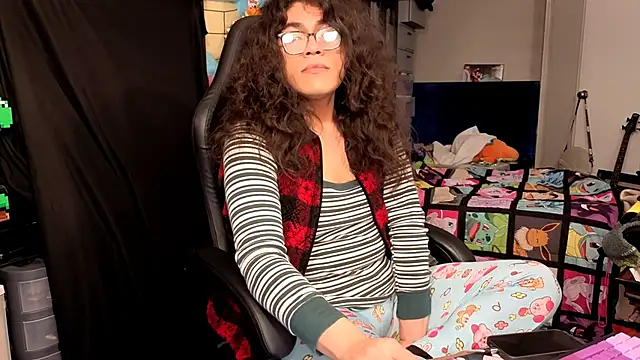 Snapshot of ShinyCherub chatting on 11-30-25, 06:39 ShinyCherub online show from 11-30-25, 06:39