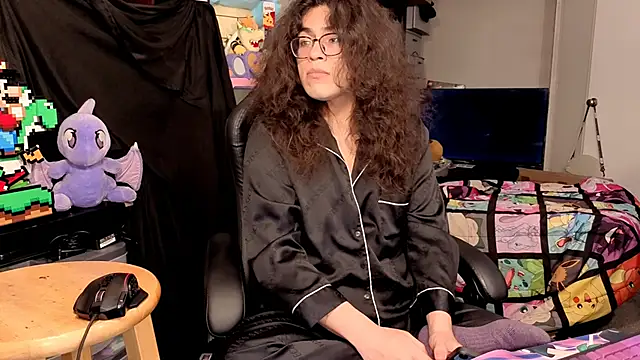 Snapshot of ShinyCherub chatting on 12-18-25, 01:55 ShinyCherub online show from 12-18-25, 01:55