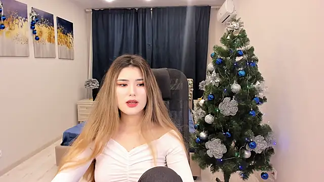 AnneTLi online show from 12-30-24, 03:36