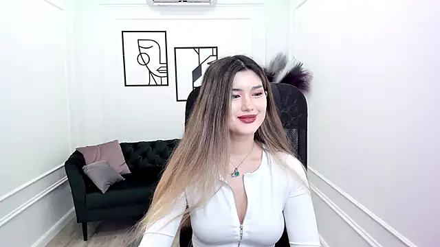 AnneTLi online show from 09-22-25, 03:19